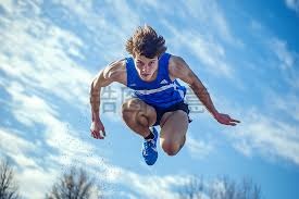 利兹联角球机会被曼联打出反击，乌加特与多尔古连续传递推进，但乌拉圭人在主队禁区边缘失去平衡未能命中目标。 运气欠佳。 53分钟 ｜ ⚪️ 0-0 🔴 ｜ #MUFC 来源：Stretford Paddock