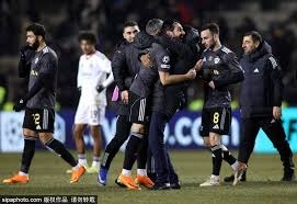 反正主打一个必须是詹姆斯比别人占优的，／／[@吴大侠]：为什么詹姆斯4个总冠军4个MVP4个fmvp而库里4个总冠军2个MVP1个fmvp？赢荣誉这不一目了然？